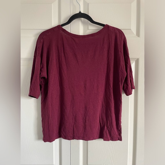 ROOTS WOMEN’S SIZE SMALL MAROON 1/2 SLEEVE LENGTH T-SHIRT - Picture 2 of 4